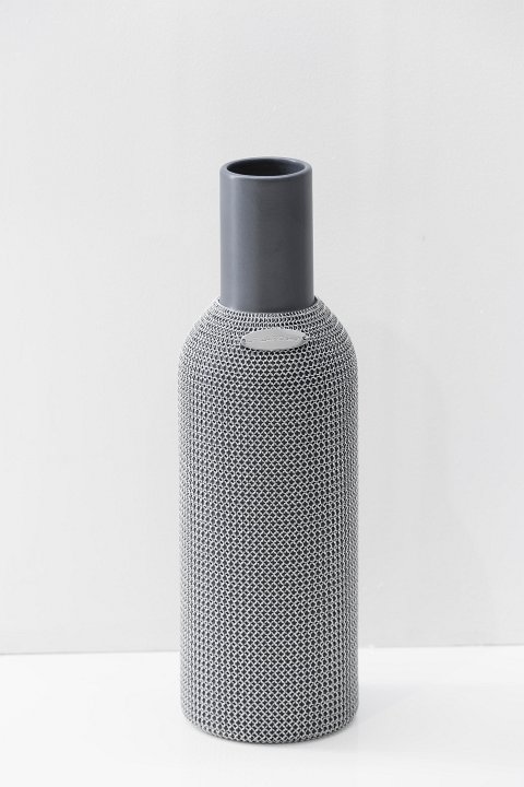 Black ceramic vase 4 mm
